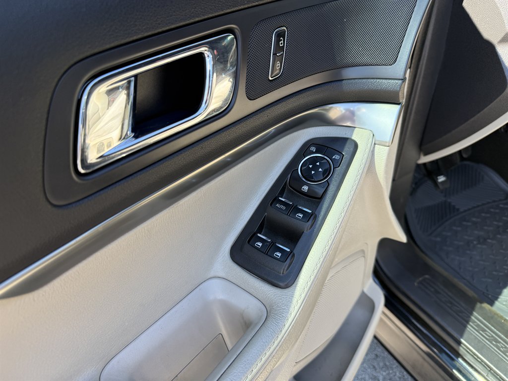 2013 Ford Explorer - $8,400