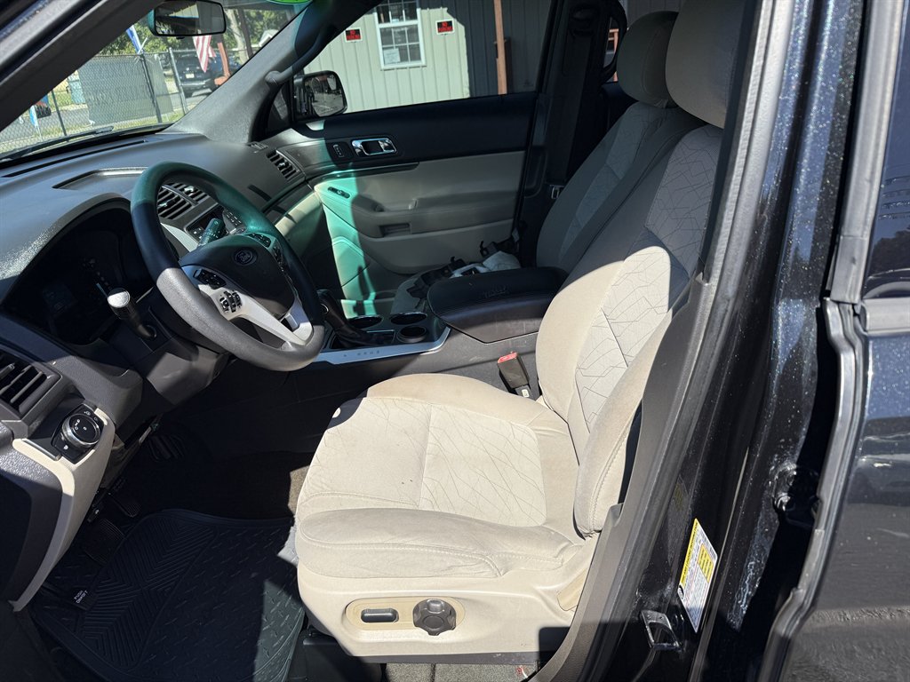 2013 Ford Explorer - $8,400
