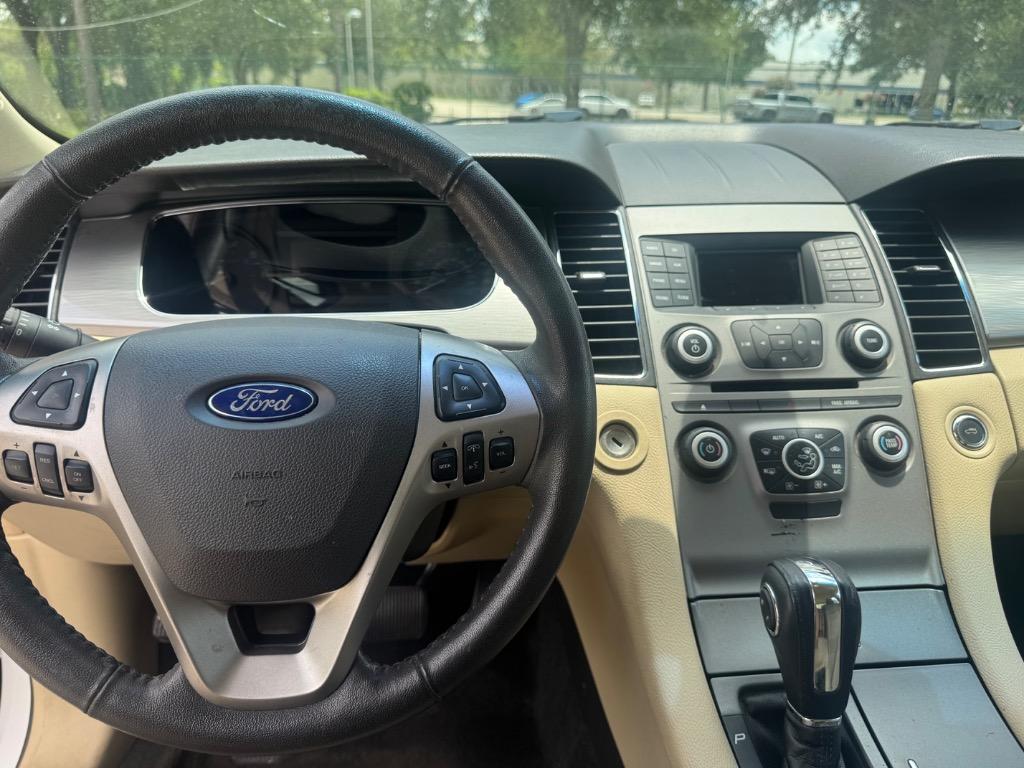 2017 Ford Taurus
