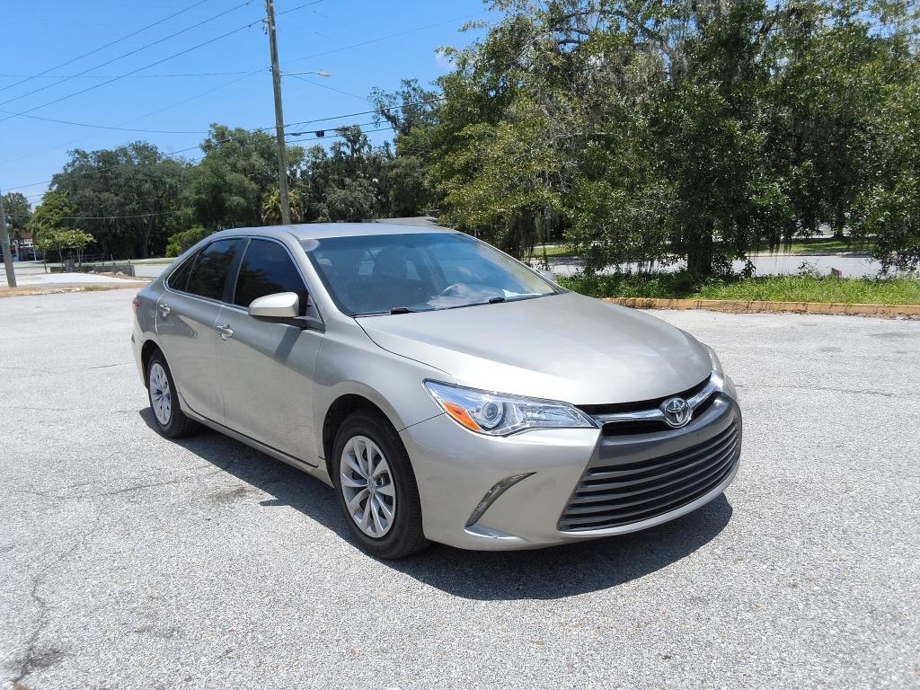 2017 Toyota Camry - $13,900