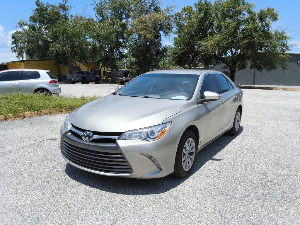 2017 Toyota Camry - $13,900