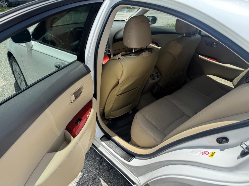 2009 Lexus ES - $5,900