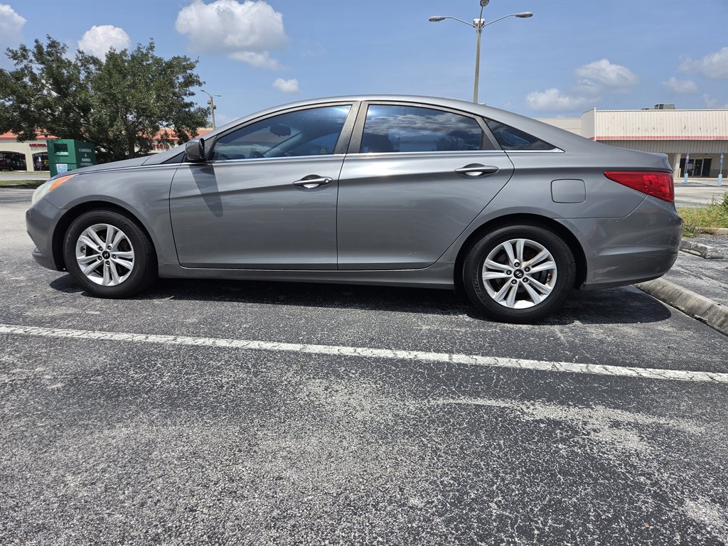 2013 Hyundai Sonata - $4,900
