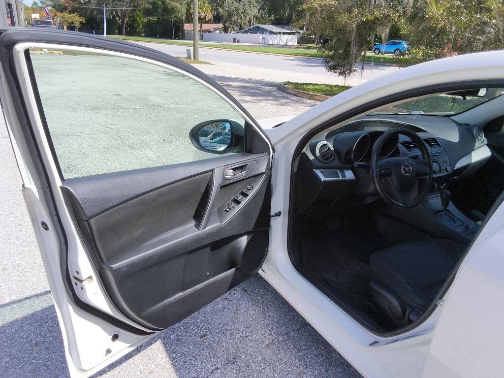 2013 MAZDA MAZDA3 - $6,900