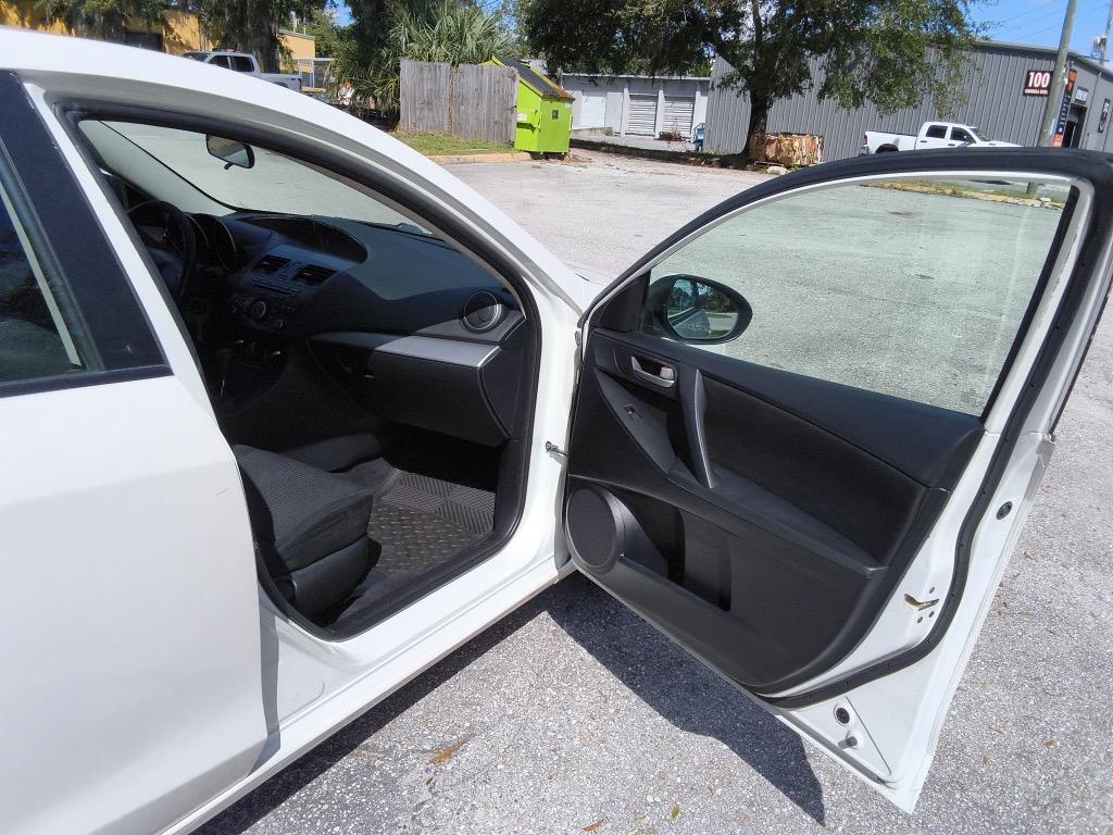 2013 MAZDA MAZDA3 - $6,900