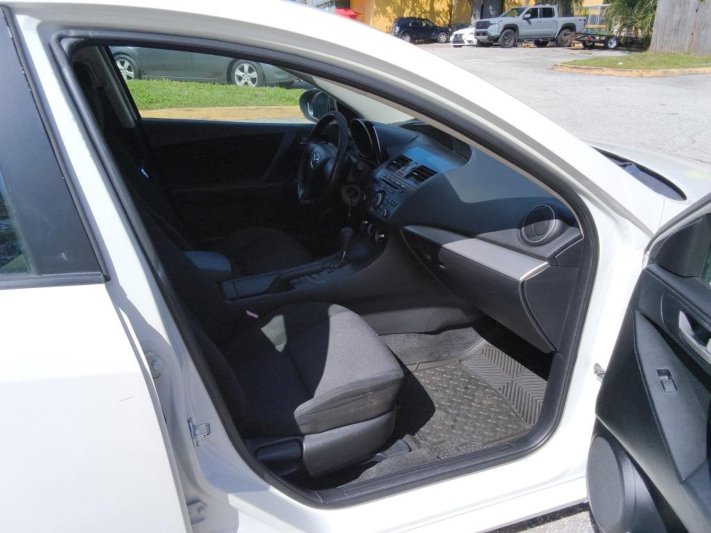 2013 MAZDA MAZDA3 - $6,900