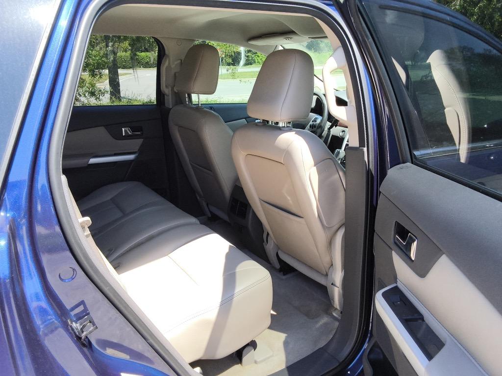 2011 Ford Edge - $9,900