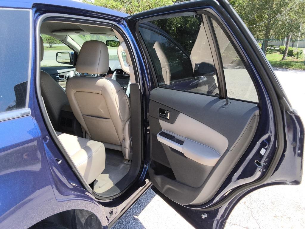 2011 Ford Edge - $9,900