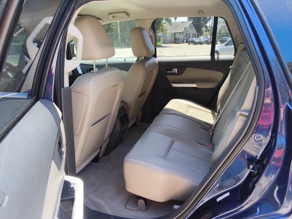 2011 Ford Edge - $9,900