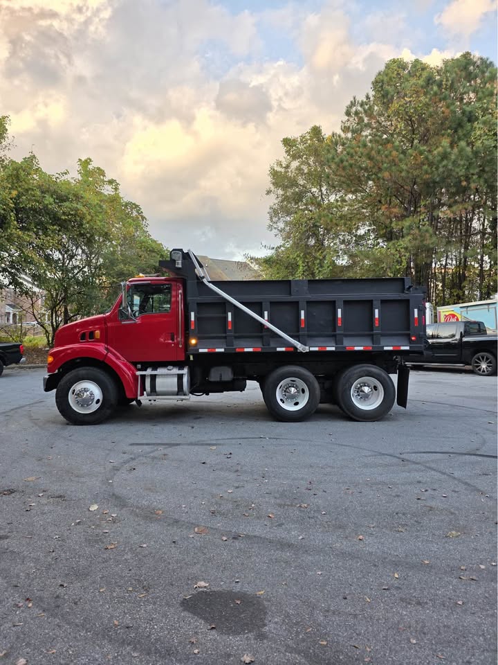 2005 Sterling Truck L7500 Series - $50,000