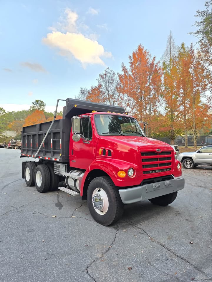 2005 Sterling Truck L7500 Series - $50,000
