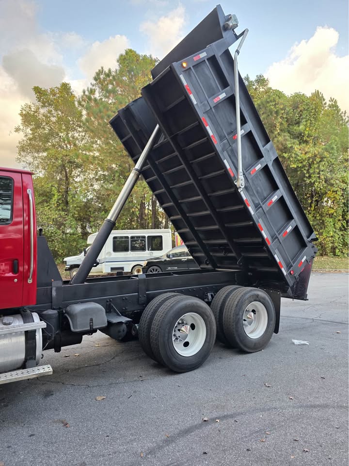 2005 Sterling Truck L7500 Series - $50,000