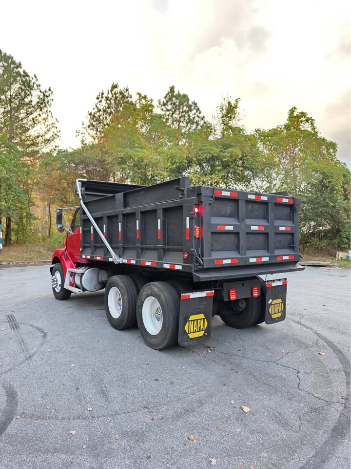 2005 Sterling Truck L7500 Series - $50,000