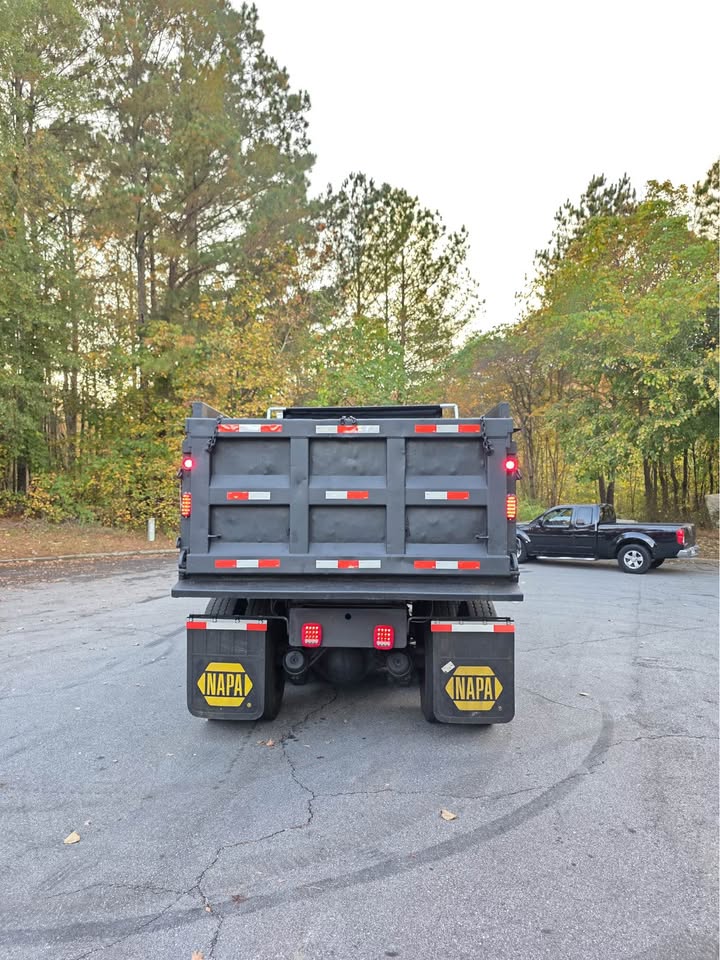 2005 Sterling Truck L7500 Series - $50,000