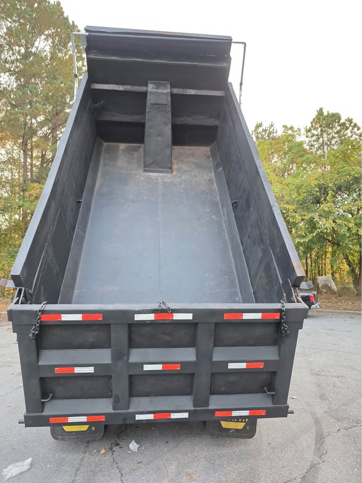 2005 Sterling Truck L7500 Series - $50,000