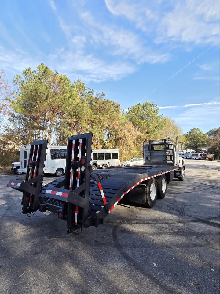 2013 International Sf637 - $67,500