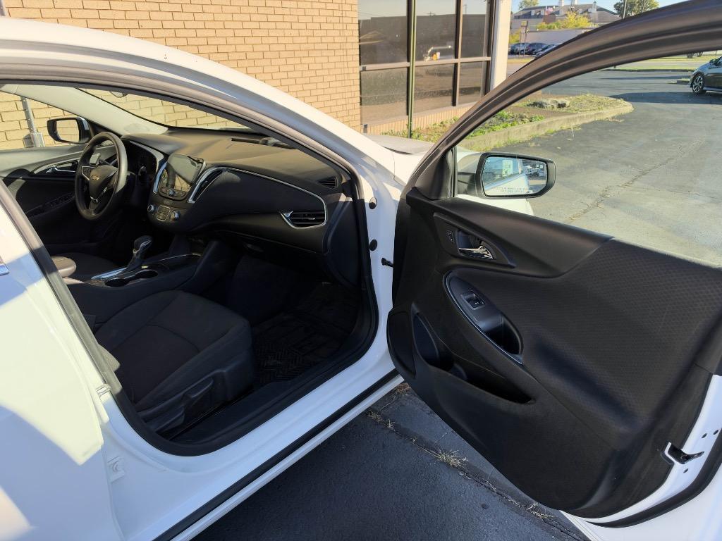 2021 Chevrolet Malibu - $8,820