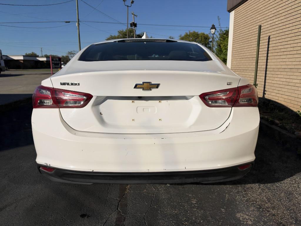 2021 Chevrolet Malibu - $8,820