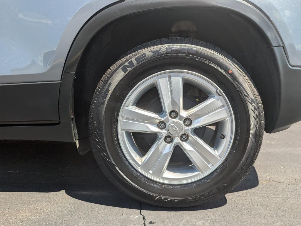 2020 Chevrolet Trax LS photo