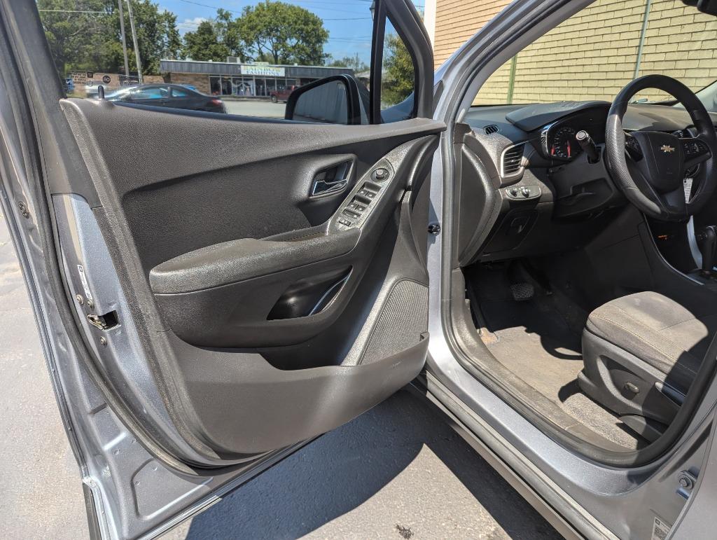 2020 Chevrolet Trax LS photo