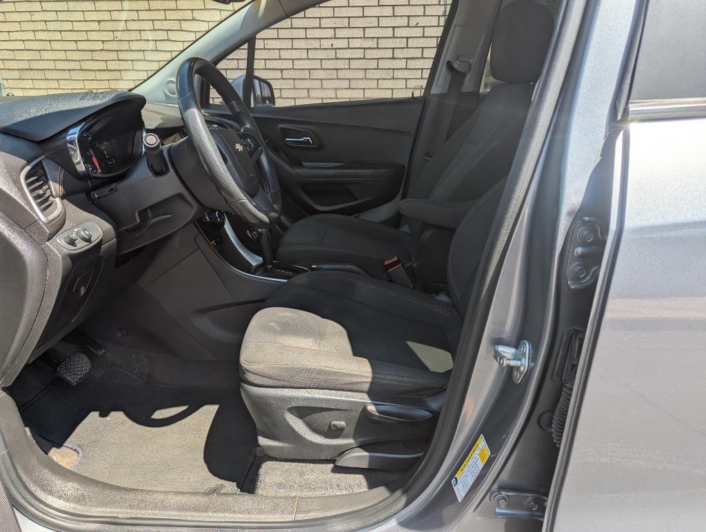 2020 Chevrolet Trax LS photo