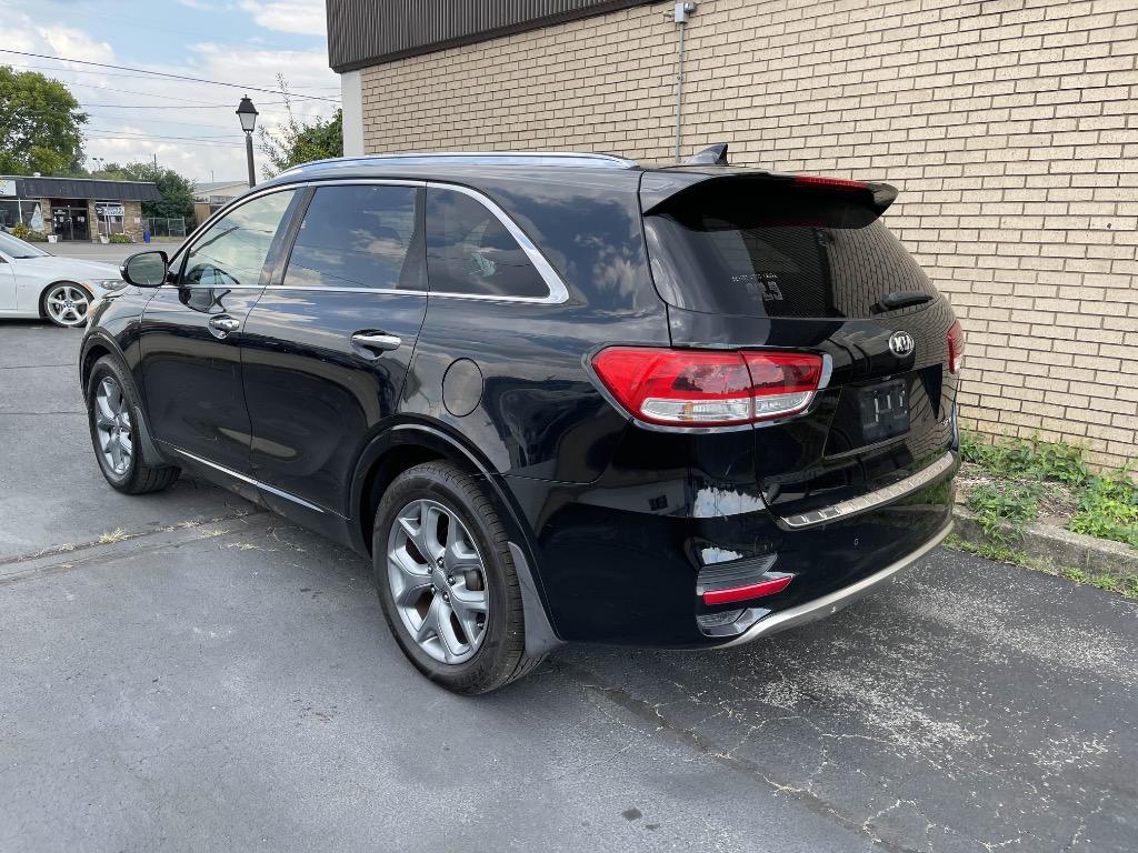 2016 Kia Sorento - $9,880