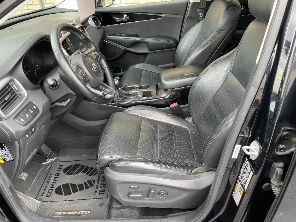 2016 Kia Sorento - $9,880