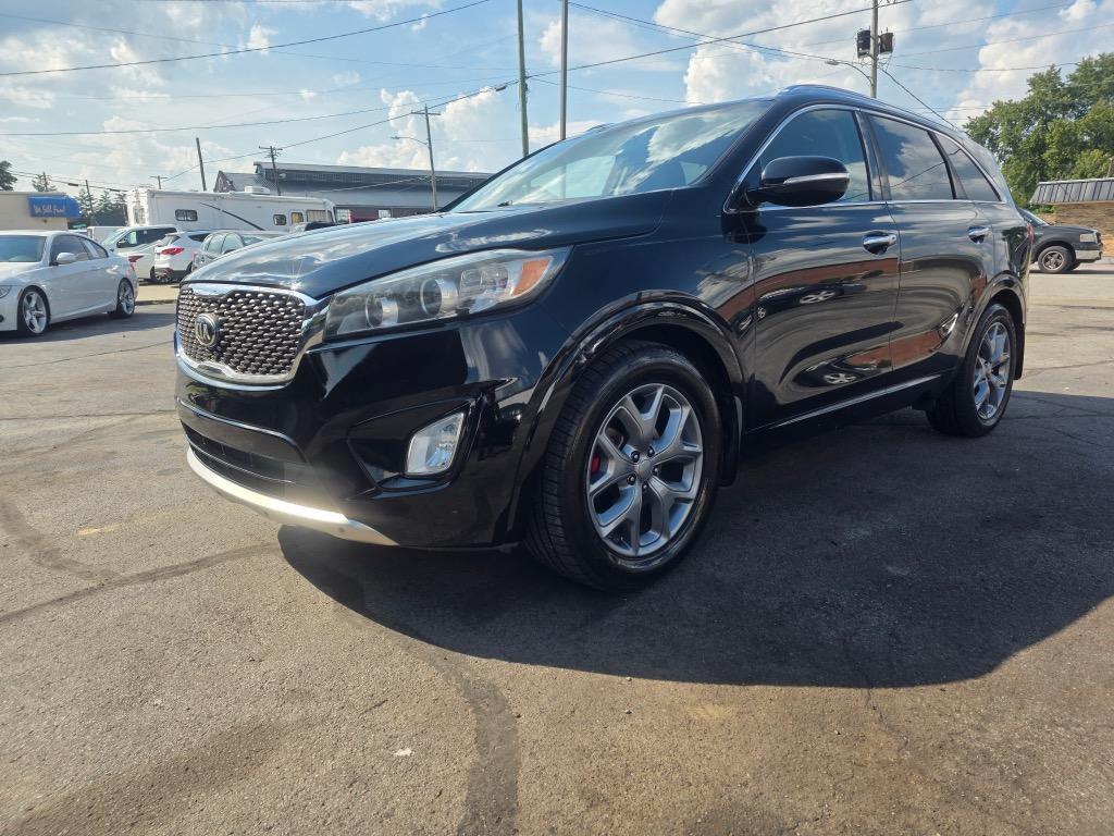 2016 Kia Sorento - $9,880