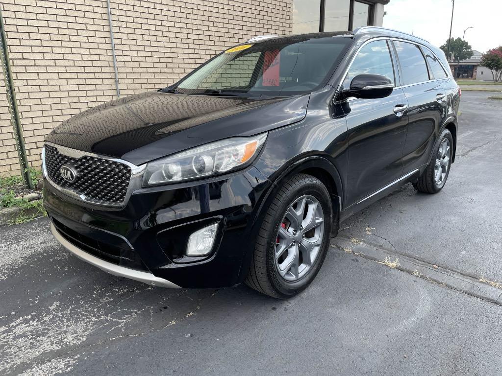 2016 Kia Sorento - $9,880