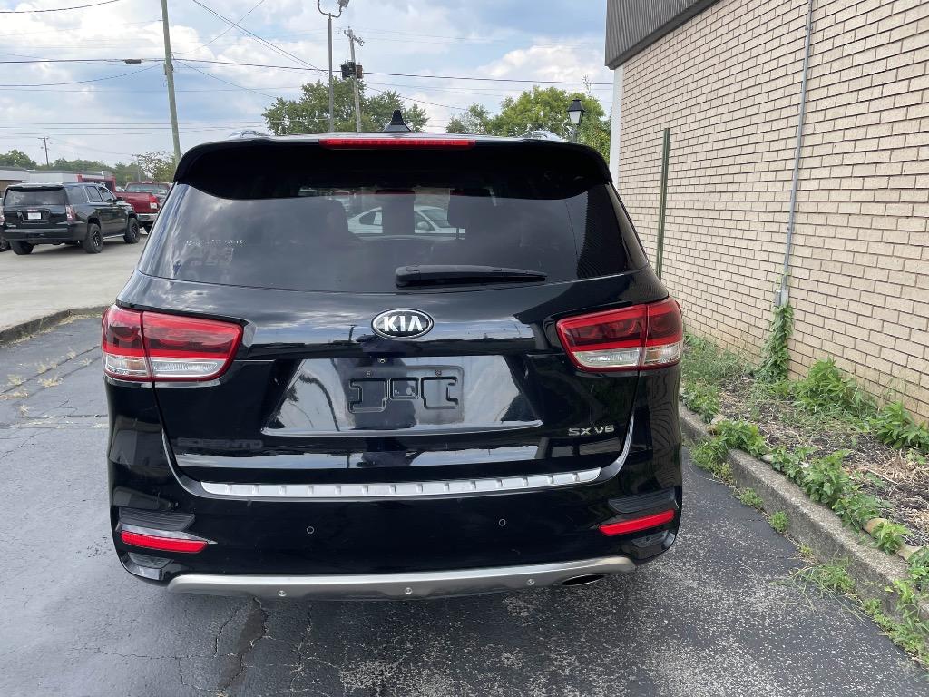 2016 Kia Sorento - $9,880