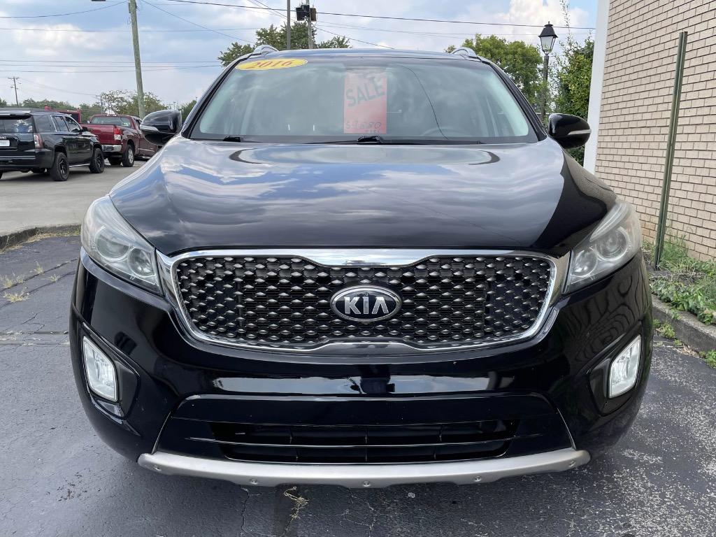 2016 Kia Sorento - $9,880