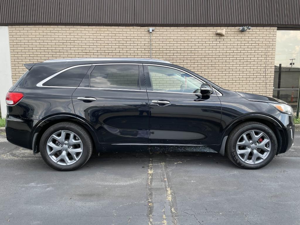 2016 Kia Sorento - $9,880