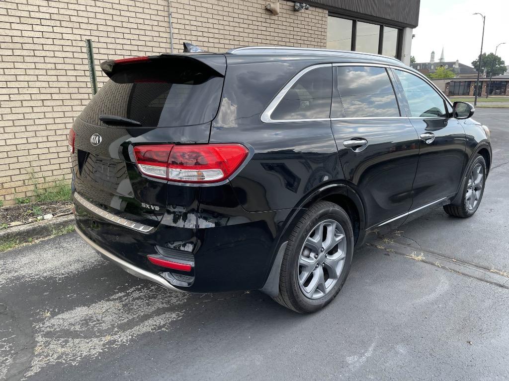 2016 Kia Sorento - $9,880