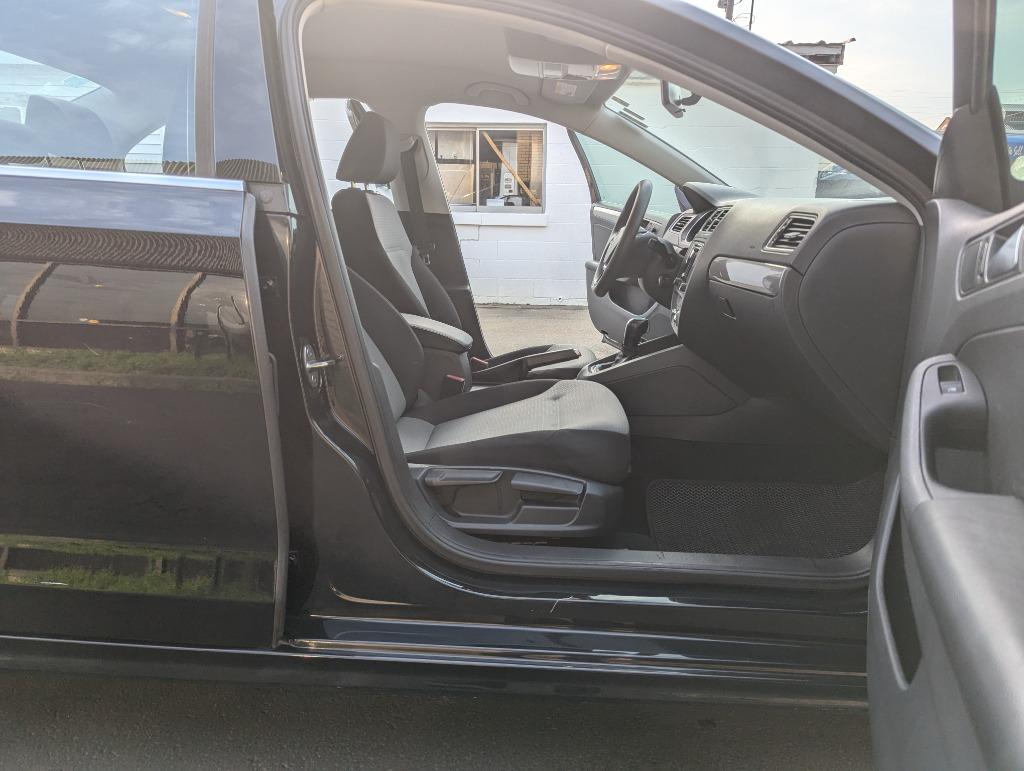 2017 Volkswagen Jetta S photo