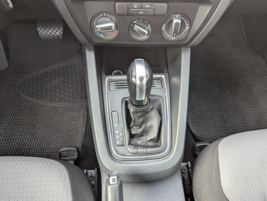 2017 Volkswagen Jetta S photo