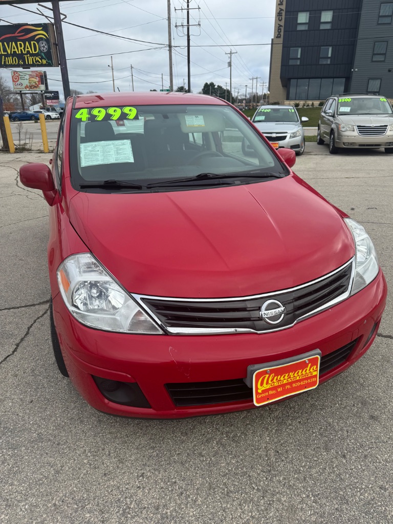 2011 Nissan Versa 1.8 S photo