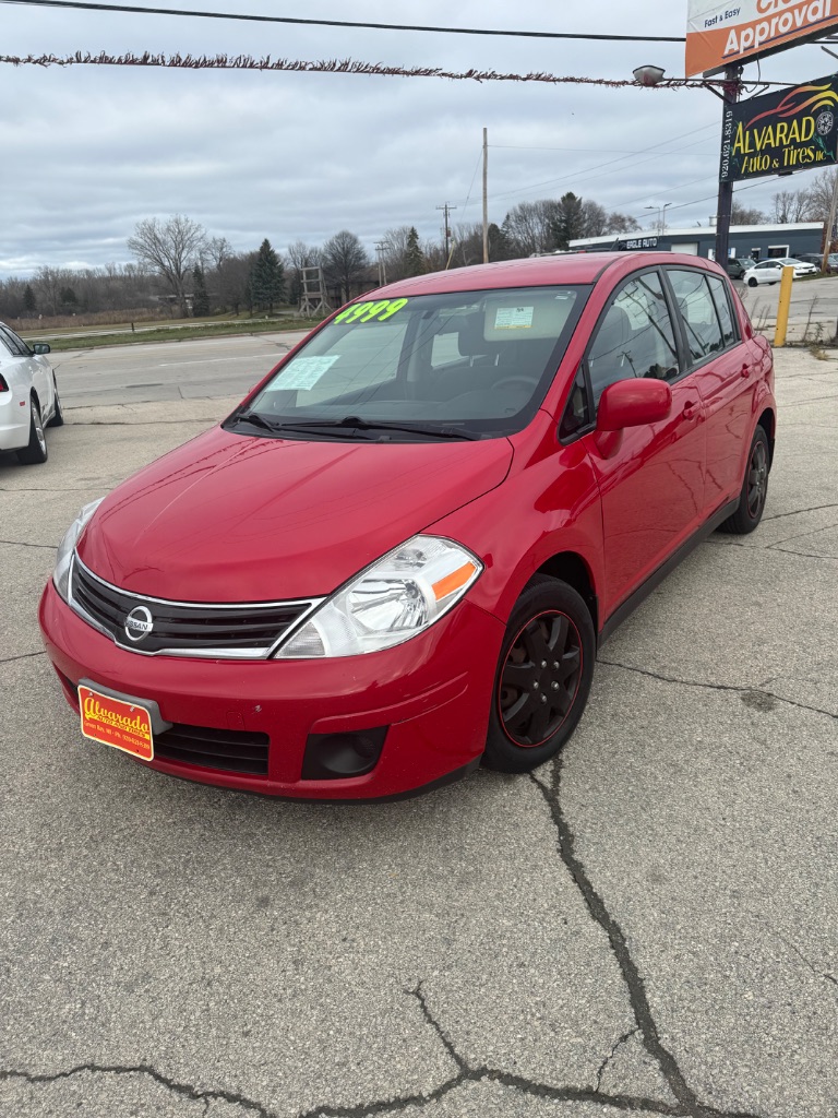 2011 Nissan Versa 1.8 S photo