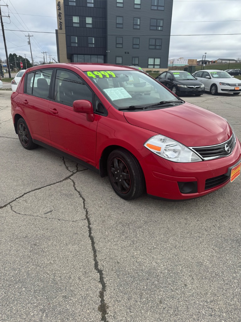 2011 Nissan Versa 1.8 S photo