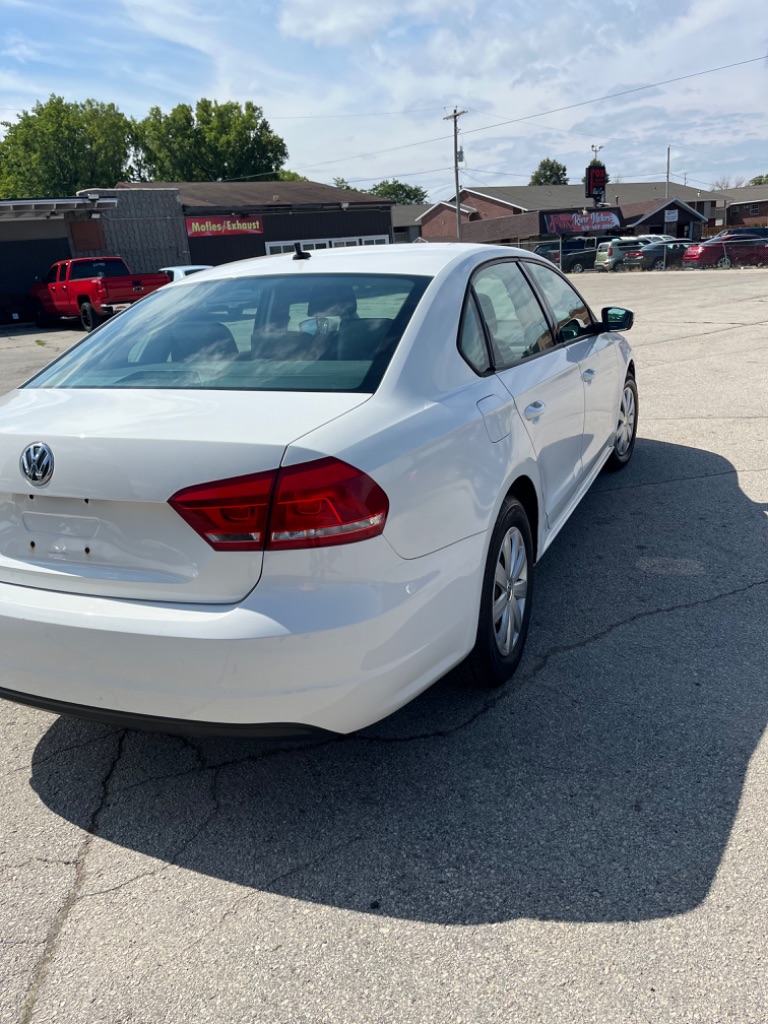 2013 Volkswagen Passat S PZEV photo