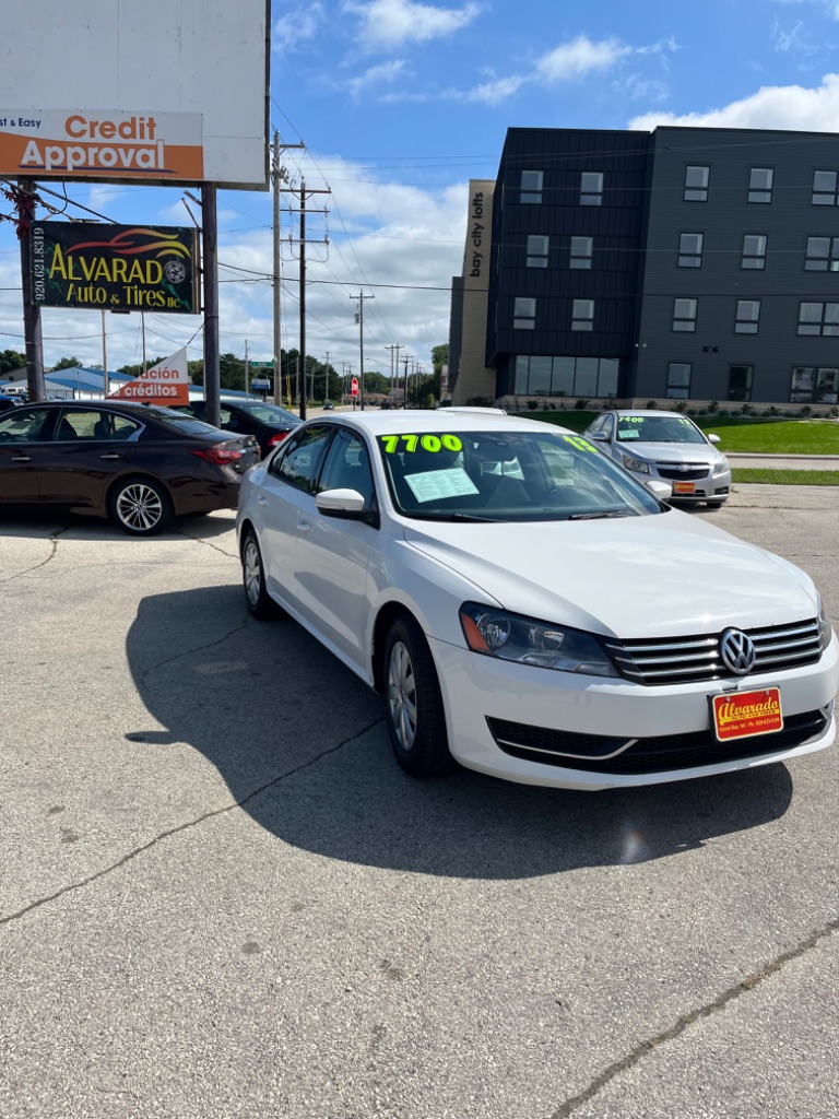 2013 Volkswagen Passat S PZEV photo