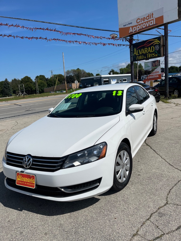 2013 Volkswagen Passat S PZEV photo
