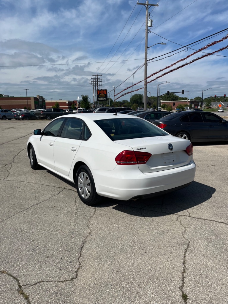 2013 Volkswagen Passat S PZEV photo