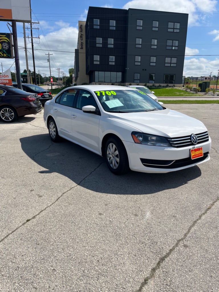 2013 Volkswagen Passat S PZEV photo