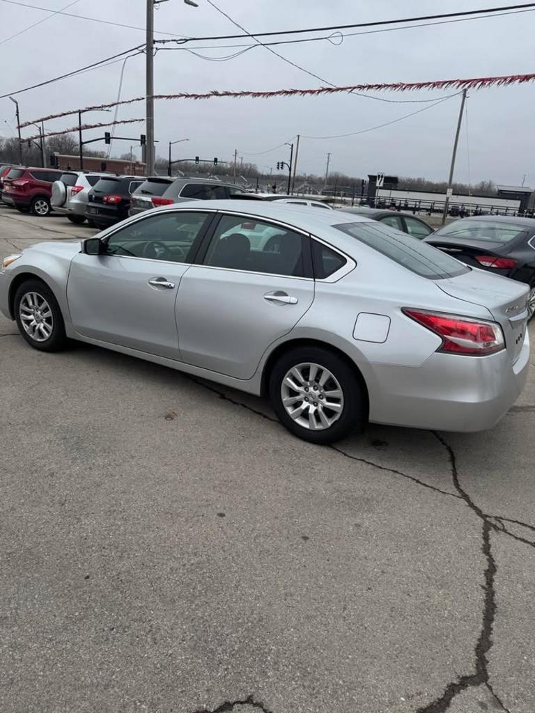 2015 Nissan Altima S photo