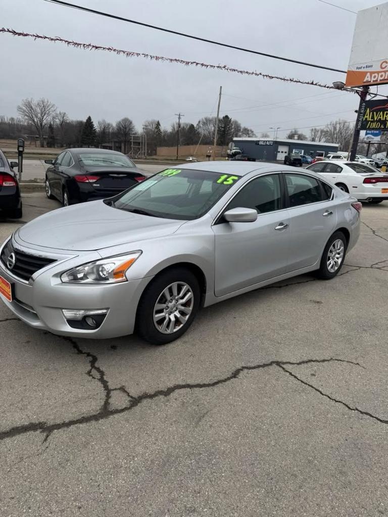 2015 Nissan Altima S photo