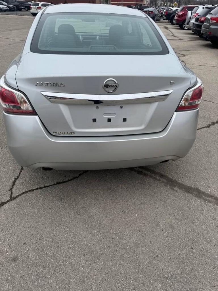 2015 Nissan Altima S photo
