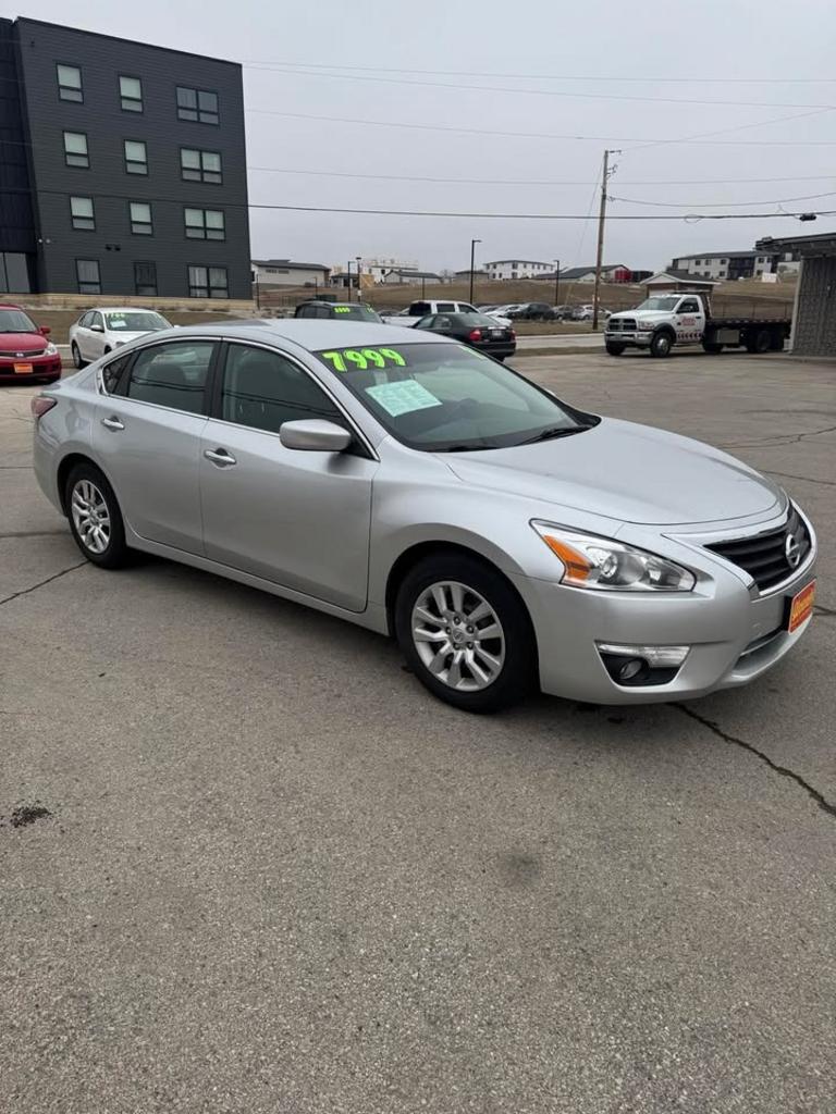 2015 Nissan Altima S photo