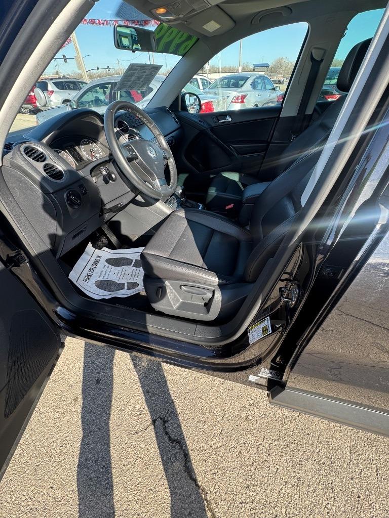 2010 Volkswagen Tiguan S photo