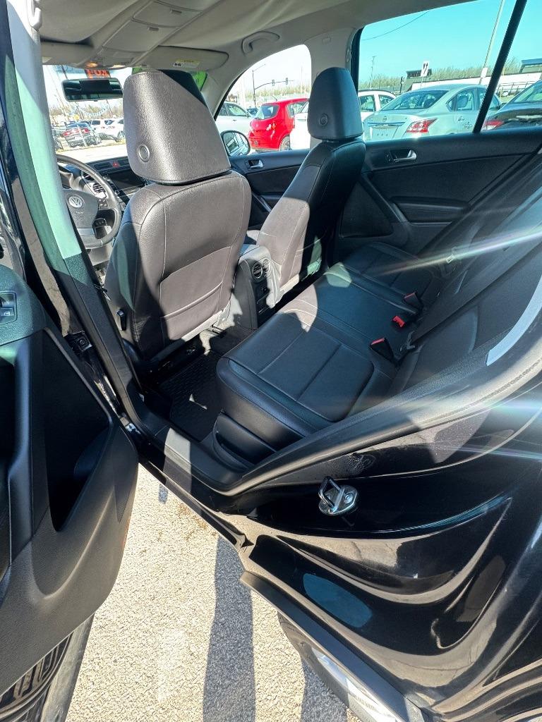 2010 Volkswagen Tiguan S photo