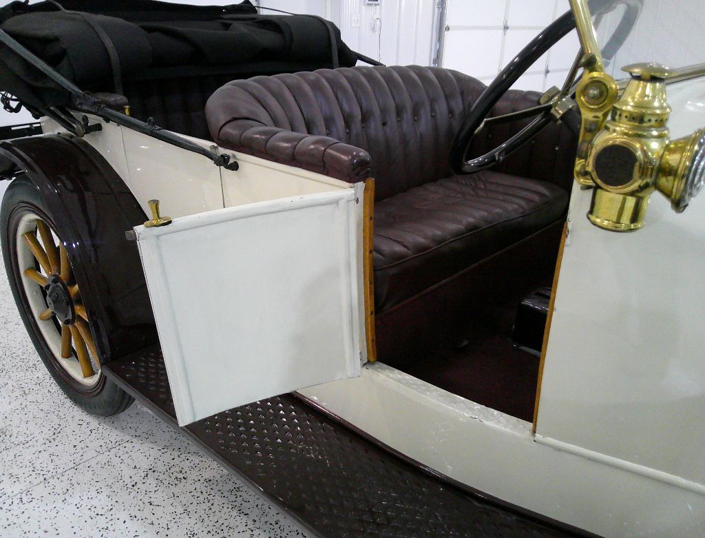 1913 Hupmobile Model 32 Touring - $19,995
